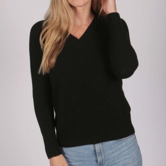 100% Cashmere v-neck black jumper - Picture 2 of 3
